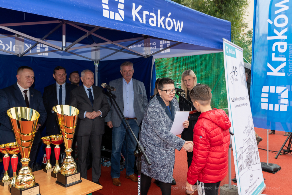 szkoła, 149, Bujaka, turniej, dzieci, tereny sportowe, rewitalizacja, tartan, Muzyk, 15  Autor: P. Wojnarowski