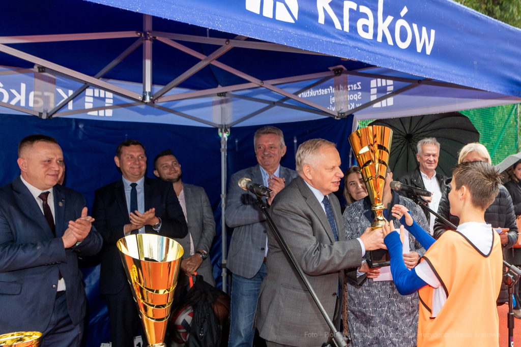 szkoła, 149, Bujaka, turniej, dzieci, tereny sportowe, rewitalizacja, tartan, Muzyk, 15  Autor: P. Wojnarowski