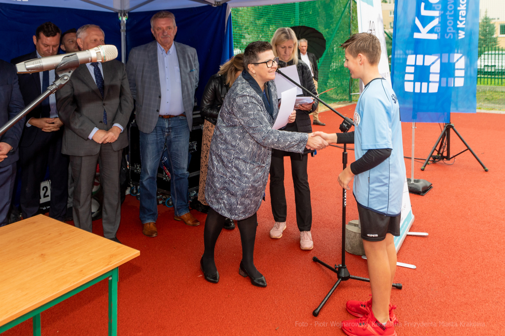 szkoła, 149, Bujaka, turniej, dzieci, tereny sportowe, rewitalizacja, tartan, Muzyk, 15  Autor: P. Wojnarowski