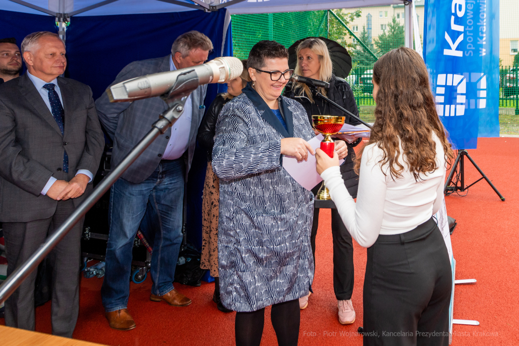 szkoła, 149, Bujaka, turniej, dzieci, tereny sportowe, rewitalizacja, tartan, Muzyk, 15  Autor: P. Wojnarowski