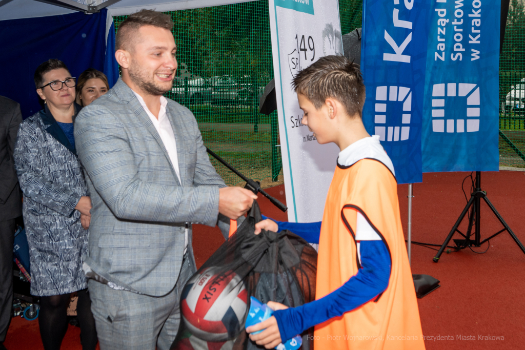 szkoła, 149, Bujaka, turniej, dzieci, tereny sportowe, rewitalizacja, tartan, Muzyk, 15  Autor: P. Wojnarowski