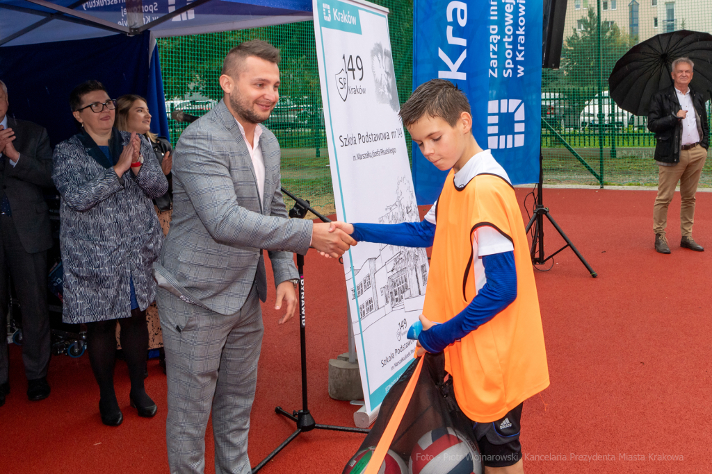 szkoła, 149, Bujaka, turniej, dzieci, tereny sportowe, rewitalizacja, tartan, Muzyk, 15  Autor: P. Wojnarowski