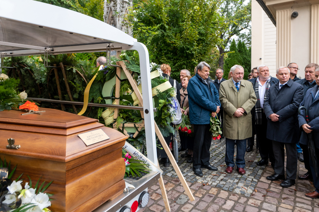 pogrzeb, Sieniawska, Krystyna, kondukt, rodzina, mąż, Fidelus, Dziwisz, Majchrowski, uroczystości  Autor: P. Wojnarowski