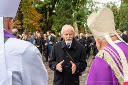 pogrzeb, Sieniawska, Krystyna, kondukt, rodzina, mąż, Fidelus, Dziwisz, Majchrowski, uroczystości
