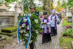 pogrzeb, Sieniawska, Krystyna, kondukt, rodzina, mąż, Fidelus, Dziwisz, Majchrowski, uroczystości