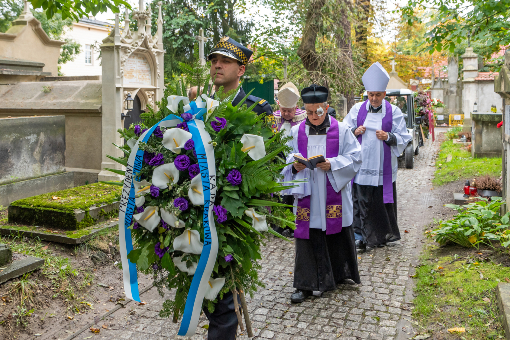 pogrzeb, Sieniawska, Krystyna, kondukt, rodzina, mąż, Fidelus, Dziwisz, Majchrowski, uroczystości  Autor: P. Wojnarowski