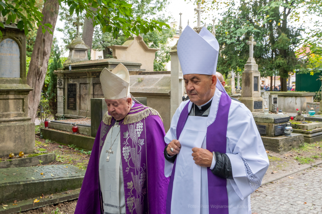 pogrzeb, Sieniawska, Krystyna, kondukt, rodzina, mąż, Fidelus, Dziwisz, Majchrowski, uroczystości  Autor: P. Wojnarowski