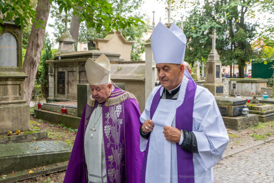 pogrzeb, Sieniawska, Krystyna, kondukt, rodzina, mąż, Fidelus, Dziwisz, Majchrowski, uroczystości