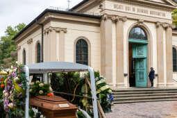 pogrzeb, Sieniawska, Krystyna, kondukt, rodzina, mąż, Fidelus, Dziwisz, Majchrowski, uroczystości