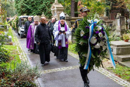 pogrzeb, Sieniawska, Krystyna, kondukt, rodzina, mąż, Fidelus, Dziwisz, Majchrowski, uroczystości