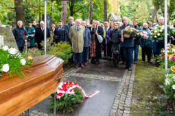 pogrzeb, Sieniawska, Krystyna, kondukt, rodzina, mąż, Fidelus, Dziwisz, Majchrowski, uroczystości