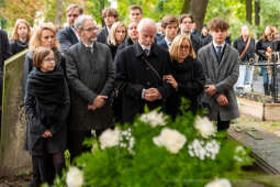 pogrzeb, Sieniawska, Krystyna, kondukt, rodzina, mąż, Fidelus, Dziwisz, Majchrowski, uroczystości