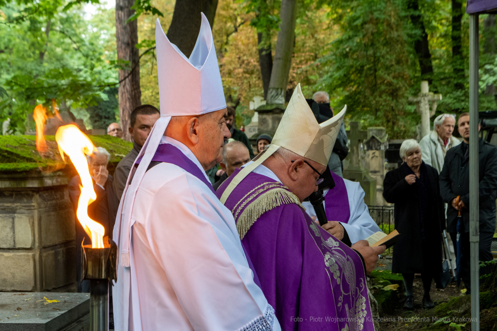 pogrzeb, Sieniawska, Krystyna, kondukt, rodzina, mąż, Fidelus, Dziwisz, Majchrowski, uroczystości  Autor: P. Wojnarowski
