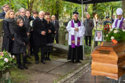 pogrzeb, Sieniawska, Krystyna, kondukt, rodzina, mąż, Fidelus, Dziwisz, Majchrowski, uroczystości