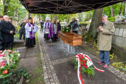 pogrzeb, Sieniawska, Krystyna, kondukt, rodzina, mąż, Fidelus, Dziwisz, Majchrowski, uroczystości