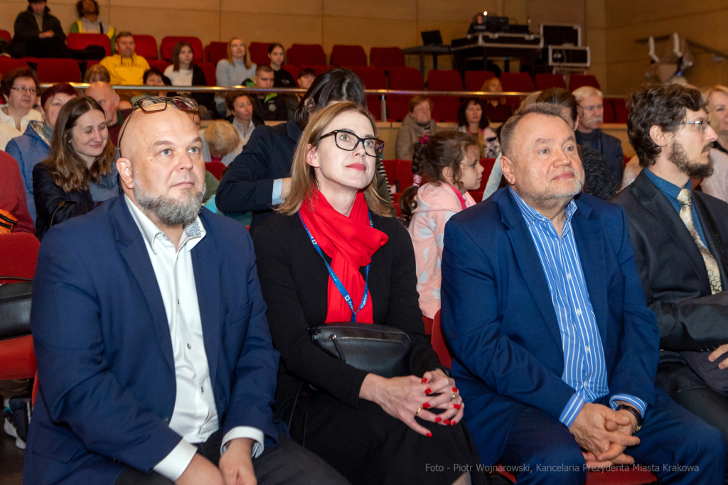 Manggha, Kulig, uchodźcy, bony, Ukraina, Fukudenkai, Akio, Miyajima, ambasador, Japonia, Japonii, o  Autor: P. Wojnarowski