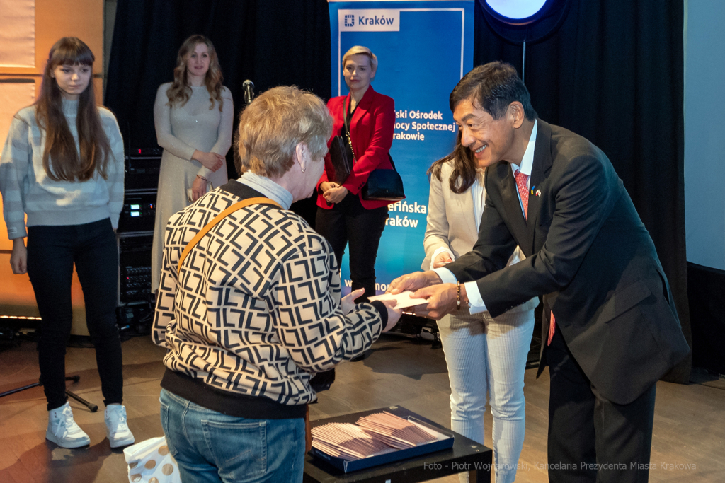 Manggha, Kulig, uchodźcy, bony, Ukraina, Fukudenkai, Akio, Miyajima, ambasador, Japonia, Japonii, o  Autor: P. Wojnarowski