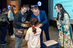 Manggha, Kulig, uchodźcy, bony, Ukraina, Fukudenkai, Akio, Miyajima, ambasador, Japonia, Japonii, o