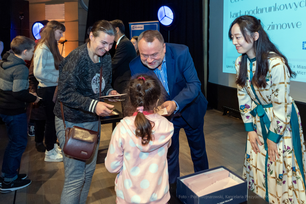 Manggha, Kulig, uchodźcy, bony, Ukraina, Fukudenkai, Akio, Miyajima, ambasador, Japonia, Japonii, o  Autor: P. Wojnarowski