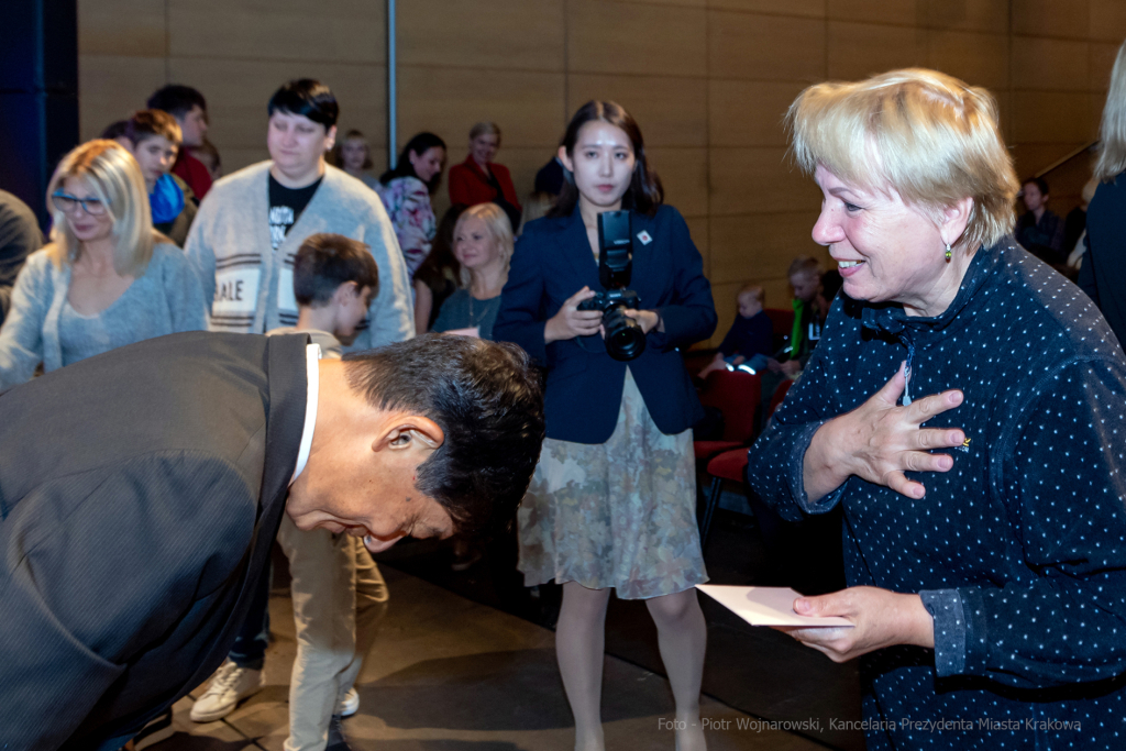 Manggha, Kulig, uchodźcy, bony, Ukraina, Fukudenkai, Akio, Miyajima, ambasador, Japonia, Japonii, o  Autor: P. Wojnarowski