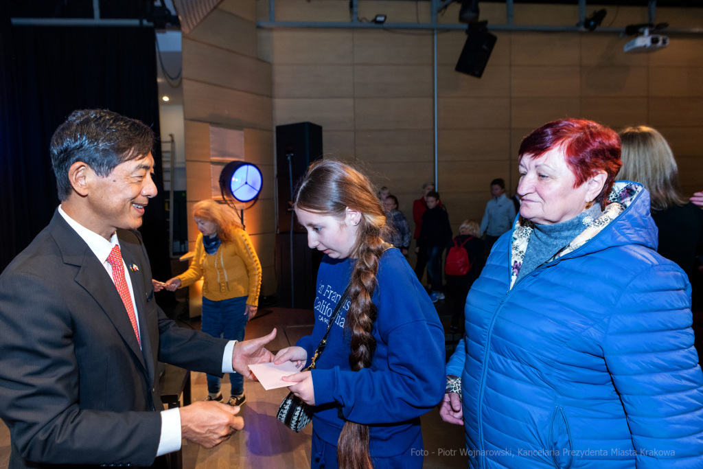 Manggha, Kulig, uchodźcy, bony, Ukraina, Fukudenkai, Akio, Miyajima, ambasador, Japonia, Japonii, o  Autor: P. Wojnarowski