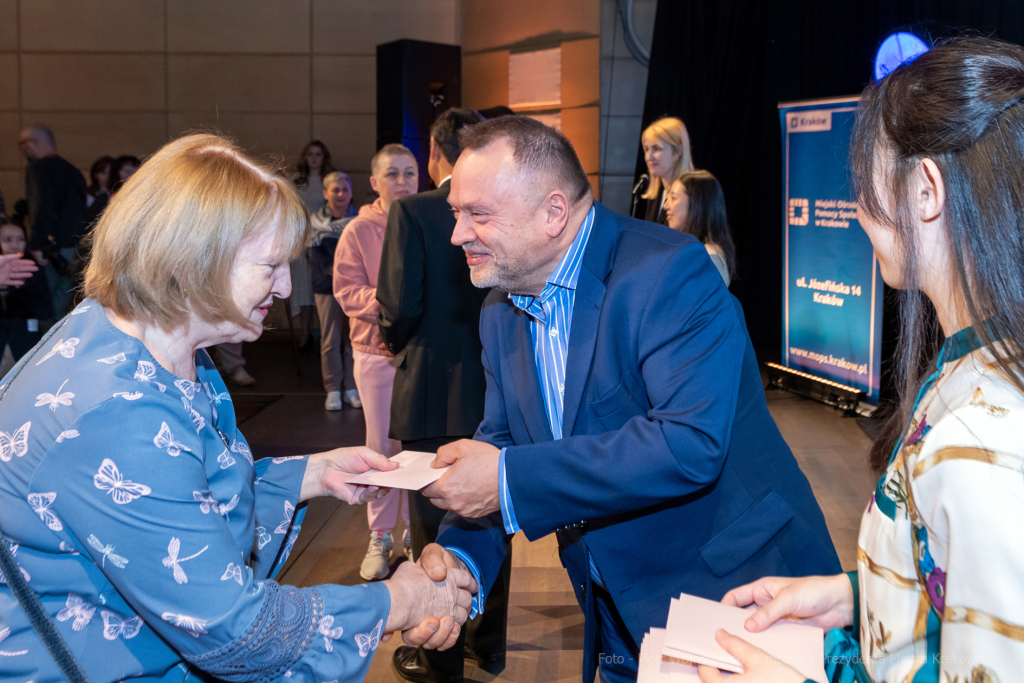 Manggha, Kulig, uchodźcy, bony, Ukraina, Fukudenkai, Akio, Miyajima, ambasador, Japonia, Japonii, o  Autor: P. Wojnarowski