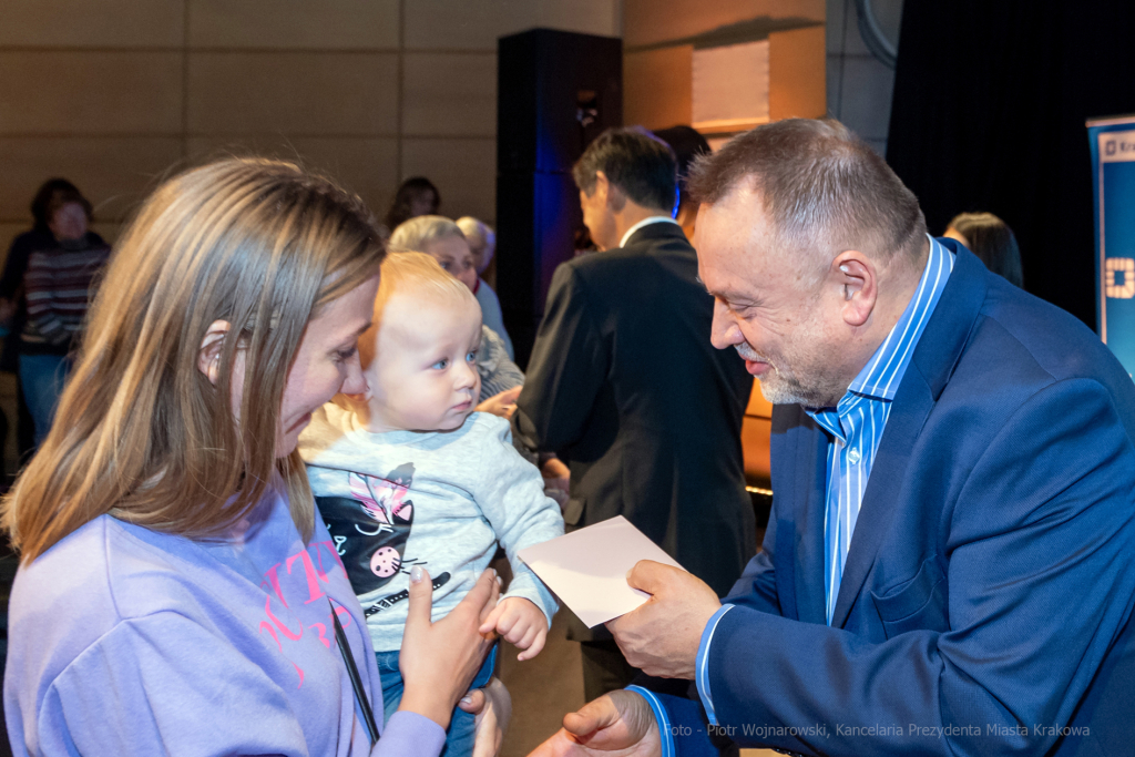 Manggha, Kulig, uchodźcy, bony, Ukraina, Fukudenkai, Akio, Miyajima, ambasador, Japonia, Japonii, o  Autor: P. Wojnarowski