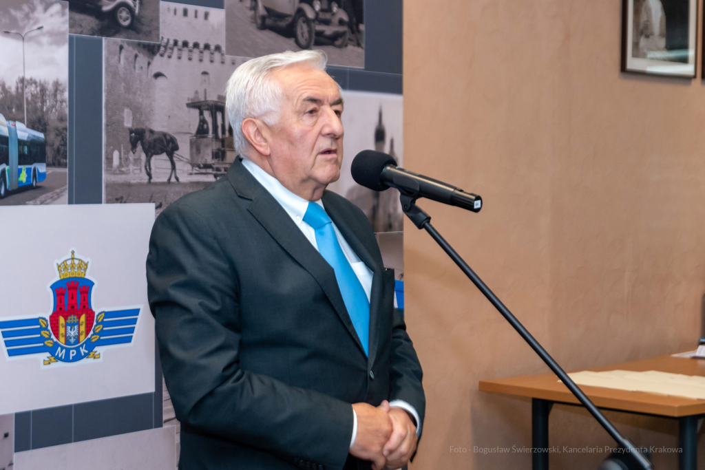 MPK, Majchrowski, kierowcy, bohater, uroczystość, Nowak, Zbigniew, policja, straż, wręczenie  Autor: P. Wojnarowski