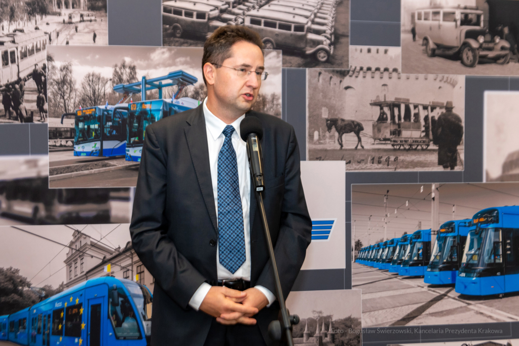 MPK, Majchrowski, kierowcy, bohater, uroczystość, Nowak, Zbigniew, policja, straż, wręczenie  Autor: P. Wojnarowski