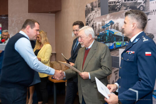 MPK, Majchrowski, kierowcy, bohater, uroczystość, Nowak, Zbigniew, policja, straż, wręczenie