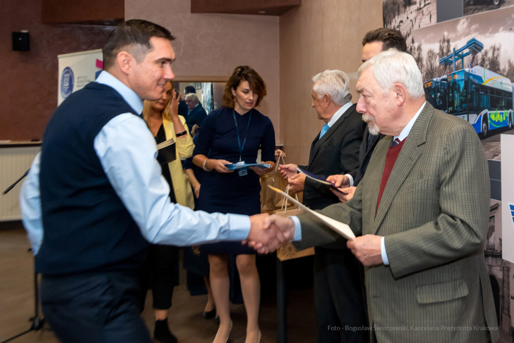 MPK, Majchrowski, kierowcy, bohater, uroczystość, Nowak, Zbigniew, policja, straż, wręczenie  Autor: P. Wojnarowski