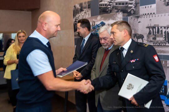 MPK, Majchrowski, kierowcy, bohater, uroczystość, Nowak, Zbigniew, policja, straż, wręczenie