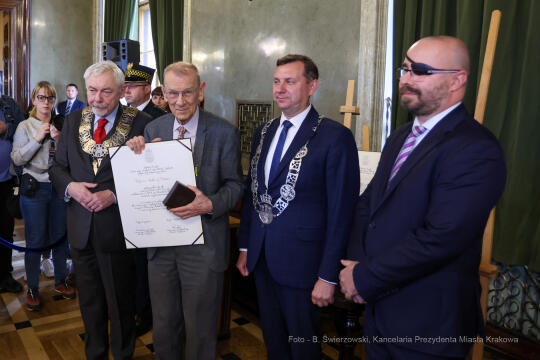 bs_221005_6753.jpg-Cracoviae Merenti, Majchrowski