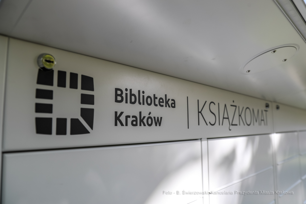 bs_221006_6834.jpg-Książkomat, Biblioteka Kraków,  Autor: B. Świerzowski
