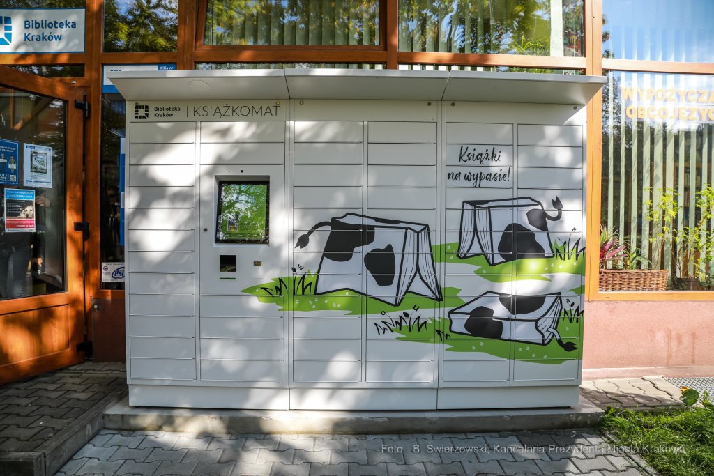 bs_221006_6841.jpg-Książkomat, Biblioteka Kraków,  Autor: B. Świerzowski