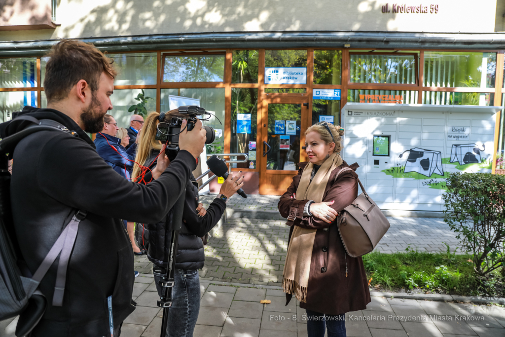 bs_221006_6846.jpg-Książkomat, Biblioteka Kraków,  Autor: B. Świerzowski