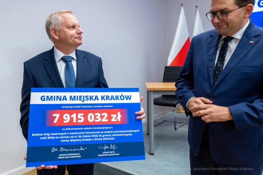 umk_9678.jpg-umowa, wojewoda, Kmita, Muzyk, Okaramus, ścieżki, rowerowe, wały, przeciwpowodziowe