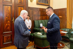 spotkanie, Tarnopol, Kraków, odznaczenie, Jacek Majchrowski, Wojnarowśky, konsul, Ukraina, medal,