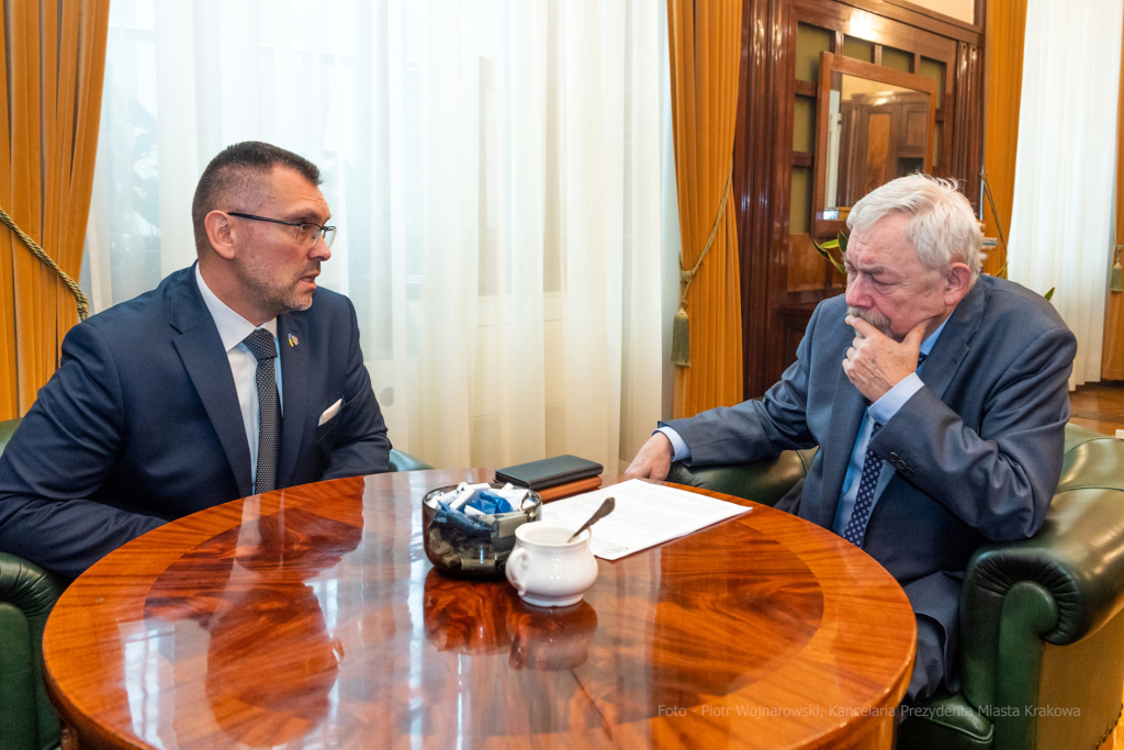 spotkanie, Tarnopol, Kraków, odznaczenie, Jacek Majchrowski, Wojnarowśky, konsul, Ukraina, medal,  Autor: P. Wojnarowski