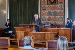 umk_0478.jpg-Nauczyciel z Pasją, nauczyciele, Majchrowski, dyplomy, wręczenie, certyfikat