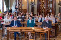 umk_0497.jpg-Nauczyciel z Pasją, nauczyciele, Majchrowski, dyplomy, wręczenie, certyfikat