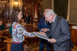 umk_0557.jpg-Nauczyciel z Pasją, nauczyciele, Majchrowski, dyplomy, wręczenie, certyfikat