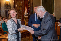 umk_0581.jpg-Nauczyciel z Pasją, nauczyciele, Majchrowski, dyplomy, wręczenie, certyfikat