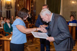 umk_0587.jpg-Nauczyciel z Pasją, nauczyciele, Majchrowski, dyplomy, wręczenie, certyfikat