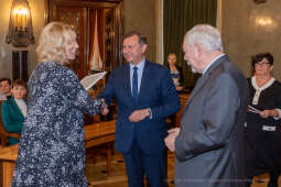 umk_0607.jpg-Nauczyciel z Pasją, nauczyciele, Majchrowski, dyplomy, wręczenie, certyfikat