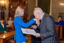 umk_0622.jpg-Nauczyciel z Pasją, nauczyciele, Majchrowski, dyplomy, wręczenie, certyfikat