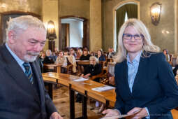 umk_0762.jpg-nauczyciele, Majchrowski, dyplomy, wręczenie, dyrektorzy, nagroda, prezydenta,