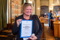 umk_0849.jpg-nauczyciele, Majchrowski, dyplomy, wręczenie, dyrektorzy, nagroda, prezydenta,