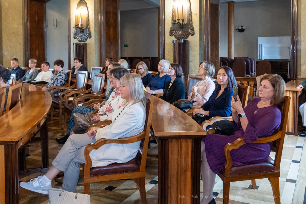 nauczyciele, nagroda, prezydenta, Korfel-Jasińska, wręczenie, nagrody, nauczyciele, Urząd Miasta   Autor: P. Wojnarowski