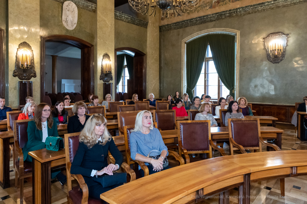 nauczyciele, nagroda, prezydenta, Korfel-Jasińska, wręczenie, nagrody, nauczyciele, Urząd Miasta   Autor: P. Wojnarowski